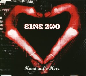 13. „ Hand auf’s Herz “ auf der LP „Gefährliches Halbwissen“ und auf der Maxi-Single „Hand auf’s Herz“ von Eins Zwo (Yo Mama Records 1999)